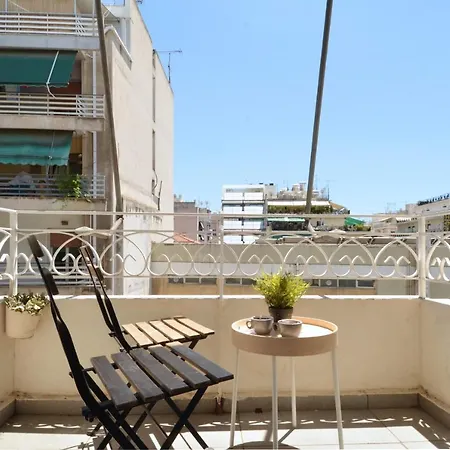 Apartamento Stathmos Larissis A, A Cozy 2br Apartment, Clo... Atenas
