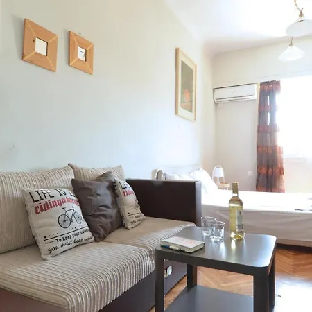 Apartment Stathmos Larissis A, A Cozy 2br Apartment, Clo... *