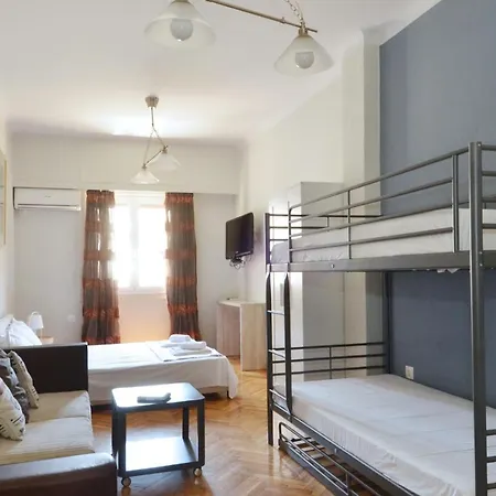 Stathmos Larissis A, A Cozy 2br Apartment, Clo... Apartment *