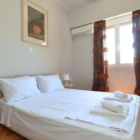 Stathmos Larissis A, A Cozy 2br Apartment, Clo... Apartment Athens
